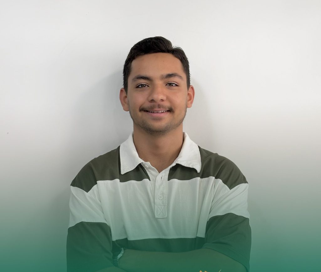 آقای علی جوادی مشاور بخش خرید و فروش دفتر املاک آراکس با بیش از ۴ سال سابقه در زمینه املاک و مستغلات